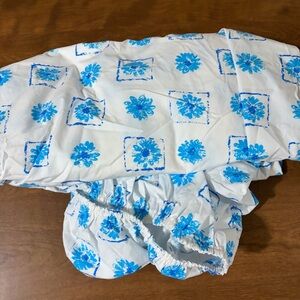 Vintage blue daisy full fitted sheet